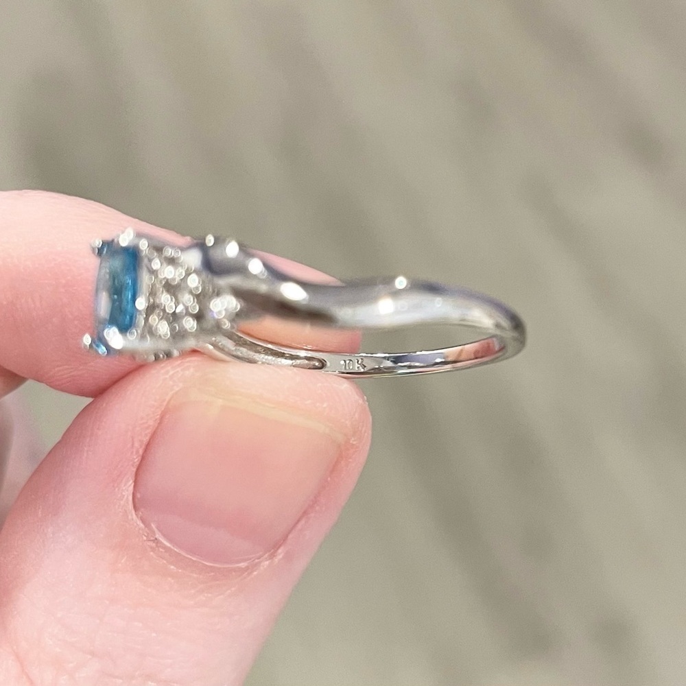 10K Light Swiss Blue Topaz Diamond accent oval solitaire dainty white gold ring‍ - Picture 8 of 10